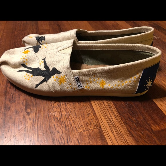 Handpainted Peter Pan TOMS - Picture 4 of 10